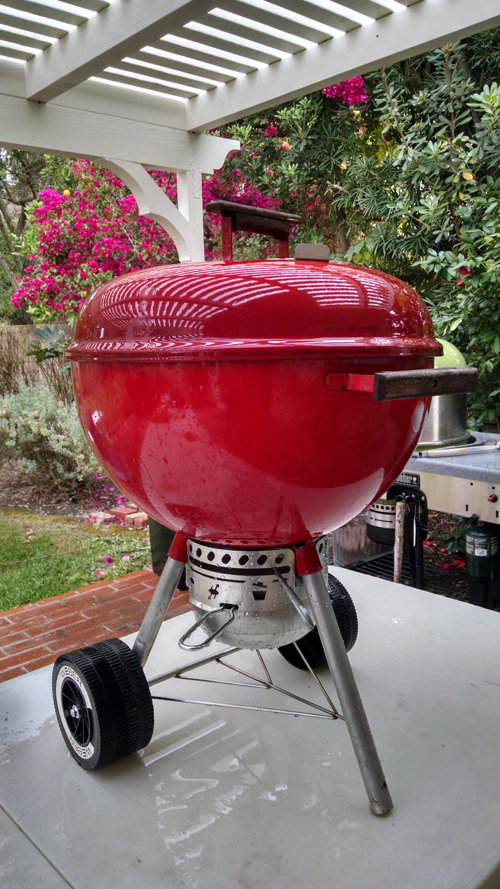 Handy Pan - Ash Catcher For Your Kettle Grill