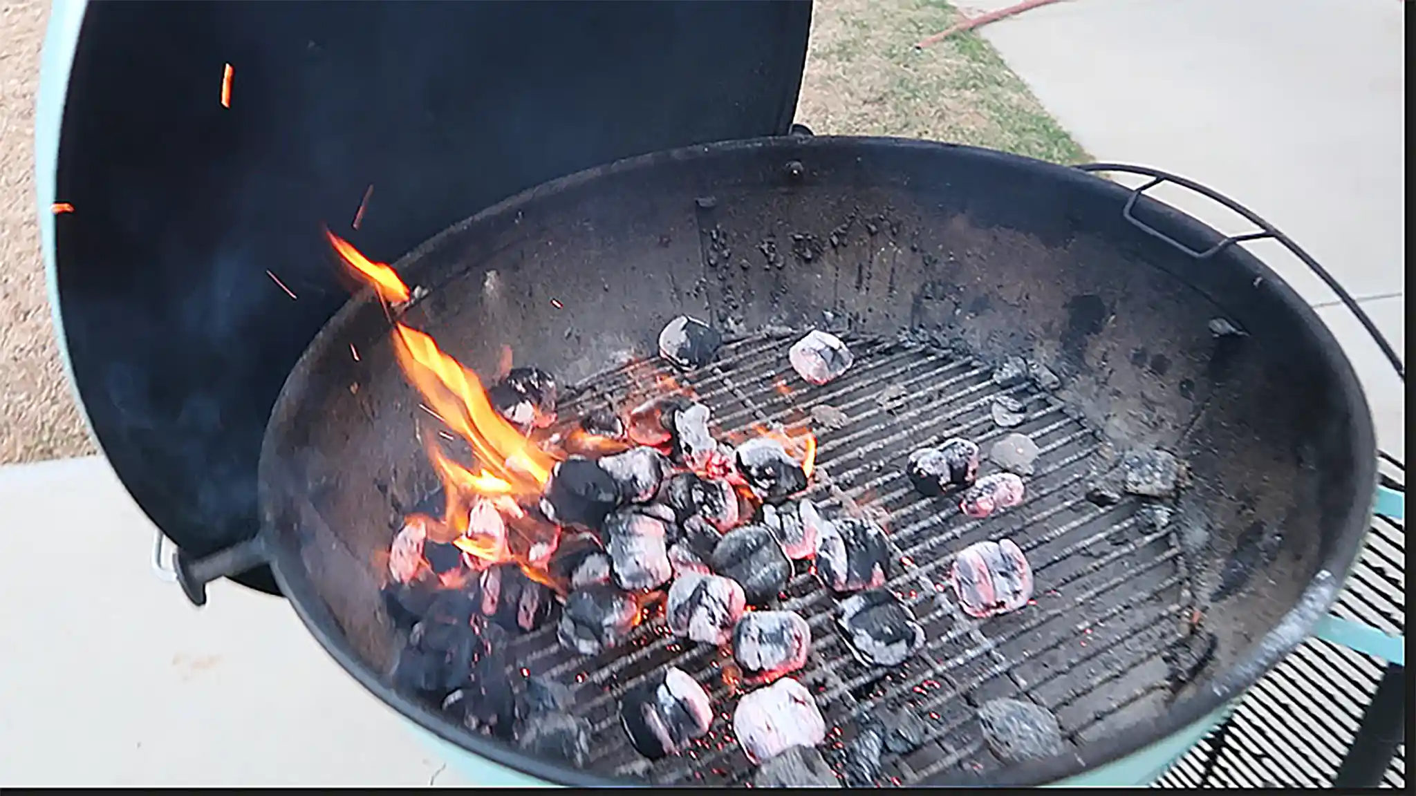 high heat grilling with the Royal Oak Super Size